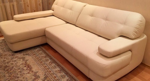 Обивка углового дивана.  Николаевск-на-Амуре